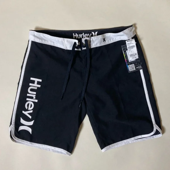 Hurley Women’s Supersuede Beachrider Boardshort L9” Size 1 Black NWT