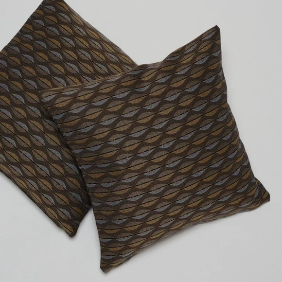 Pillow covers SET of 2 NWT made from Momentum Textiles for Herman Miller 'Jest'